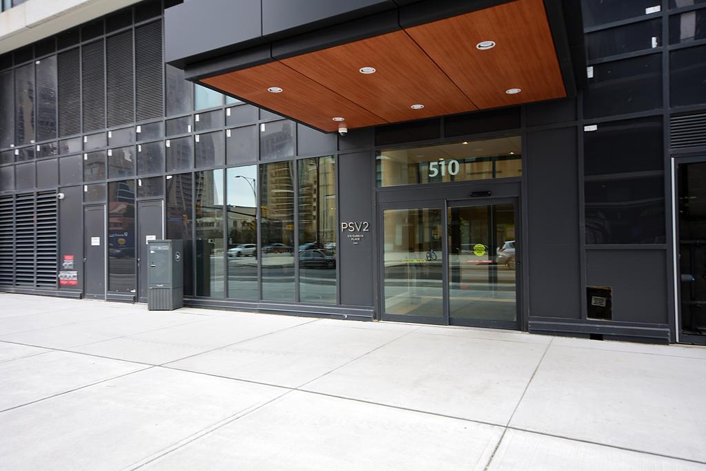 Royal Stays Furnished Apartments - Square One 미시소거 외부 사진