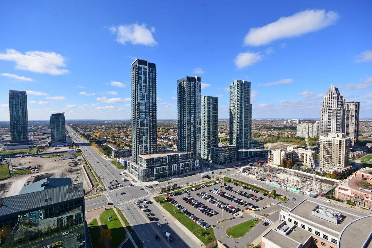 Royal Stays Furnished Apartments - Square One 미시소거 외부 사진