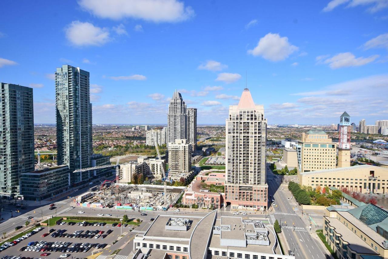 Royal Stays Furnished Apartments - Square One 미시소거 외부 사진
