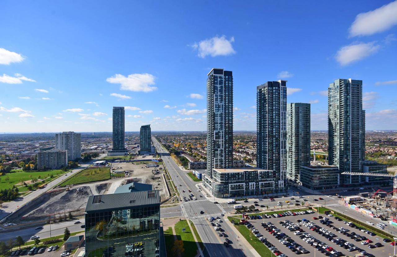 Royal Stays Furnished Apartments - Square One 미시소거 외부 사진