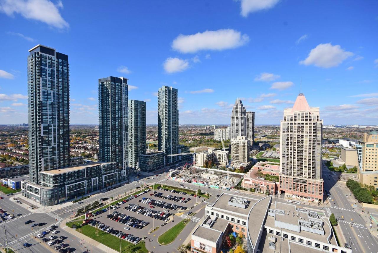 Royal Stays Furnished Apartments - Square One 미시소거 외부 사진