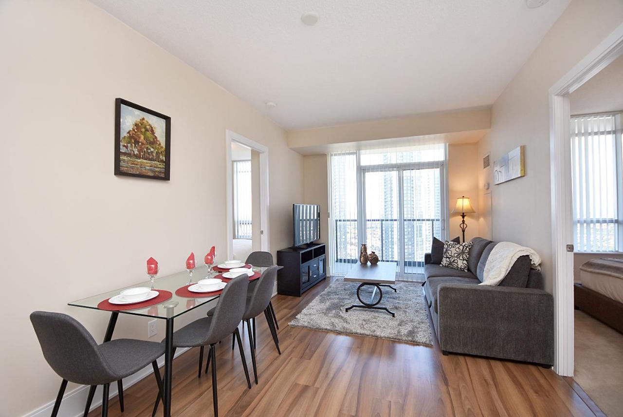 Royal Stays Furnished Apartments - Square One 미시소거 외부 사진