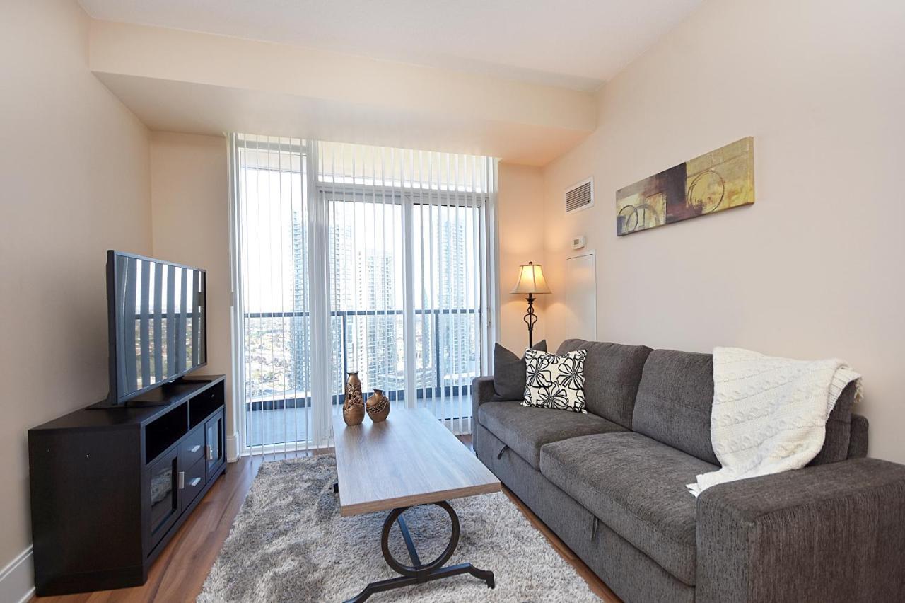 Royal Stays Furnished Apartments - Square One 미시소거 외부 사진