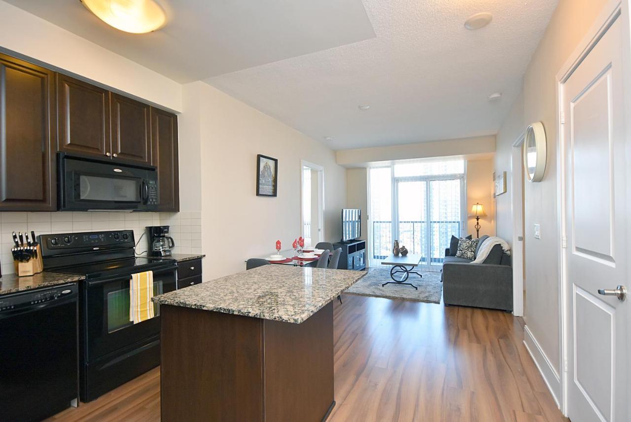 Royal Stays Furnished Apartments - Square One 미시소거 외부 사진