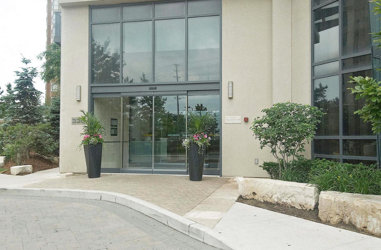 Royal Stays Furnished Apartments - Square One 미시소거 외부 사진