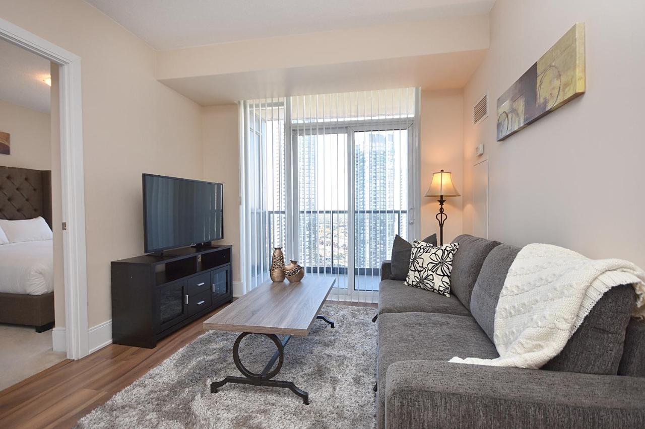 Royal Stays Furnished Apartments - Square One 미시소거 외부 사진