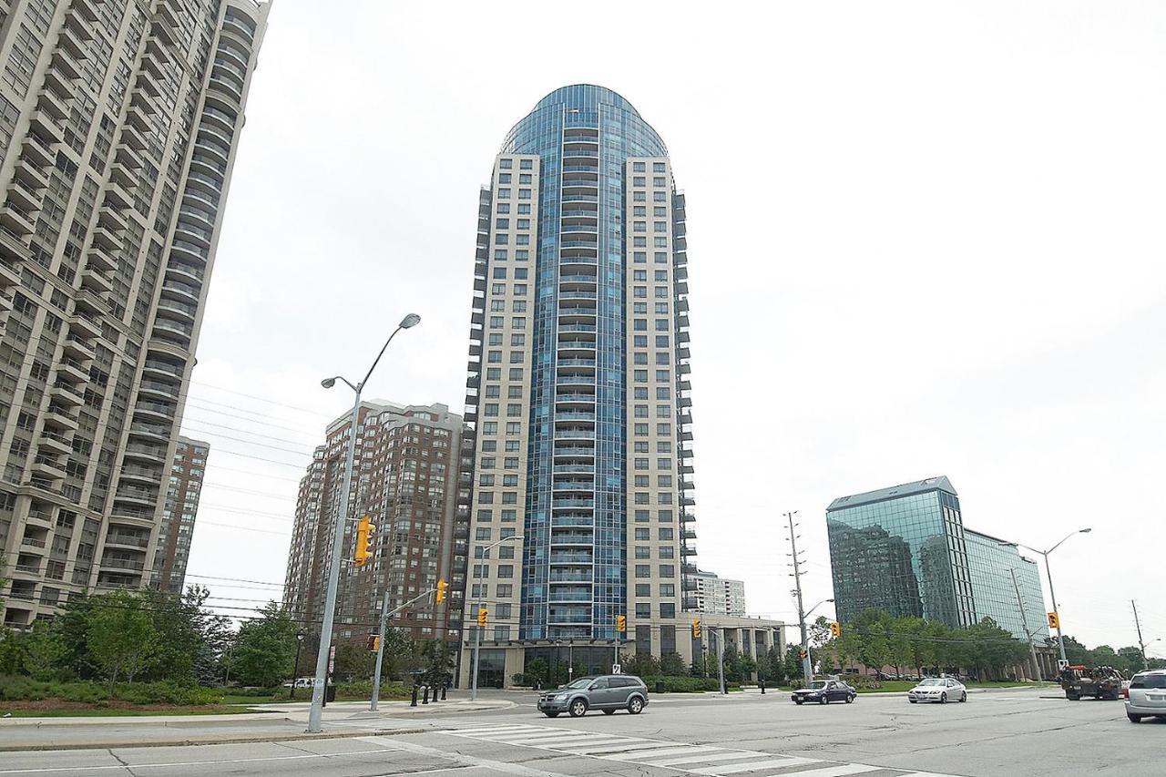 Royal Stays Furnished Apartments - Square One 미시소거 외부 사진